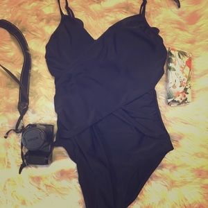 Old navy tummy wrap bathing suit